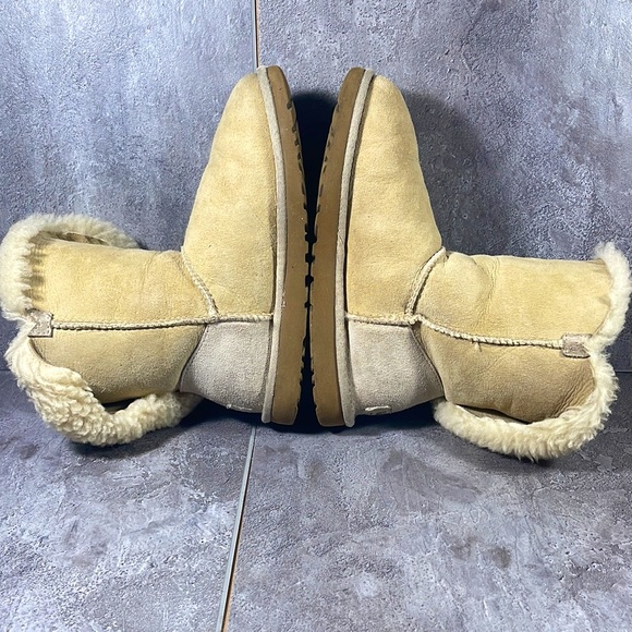 UGG Bailey Button Beige Suede Shearling Boots - Picture 5 of 8